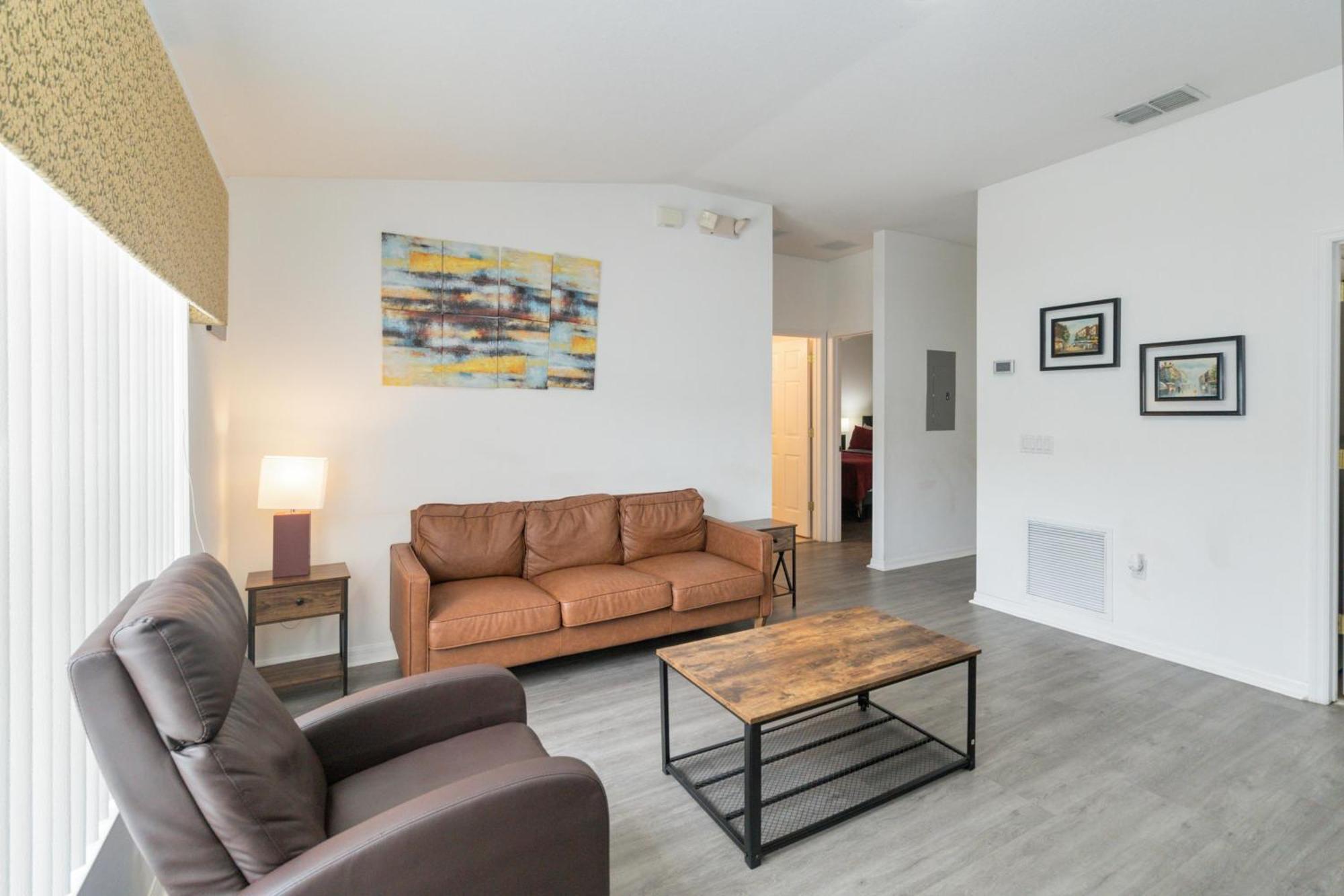 Sand Lake Condo Apartment *